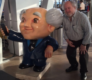 Jeff Jagoda seen posing with a statue of a similarly bald, but not nearly as smart, physicist
