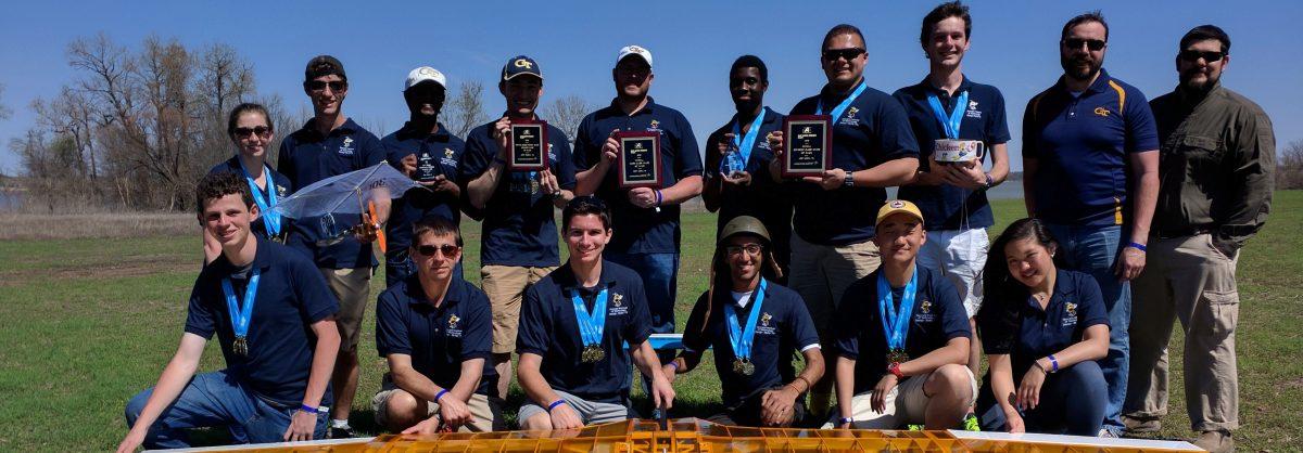 sae winning team group photo