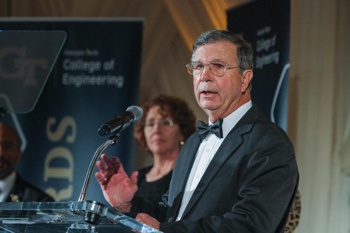 Ray Muggridge gives speech at the CoE Alumni Awards 2023